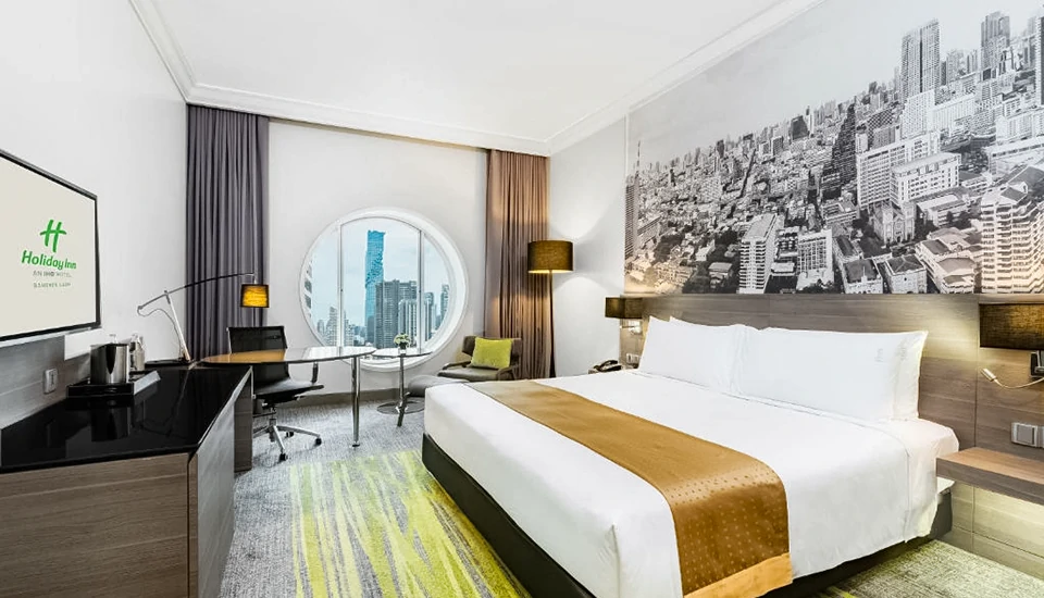 هتل هالیدی این سیلوم بانکوک